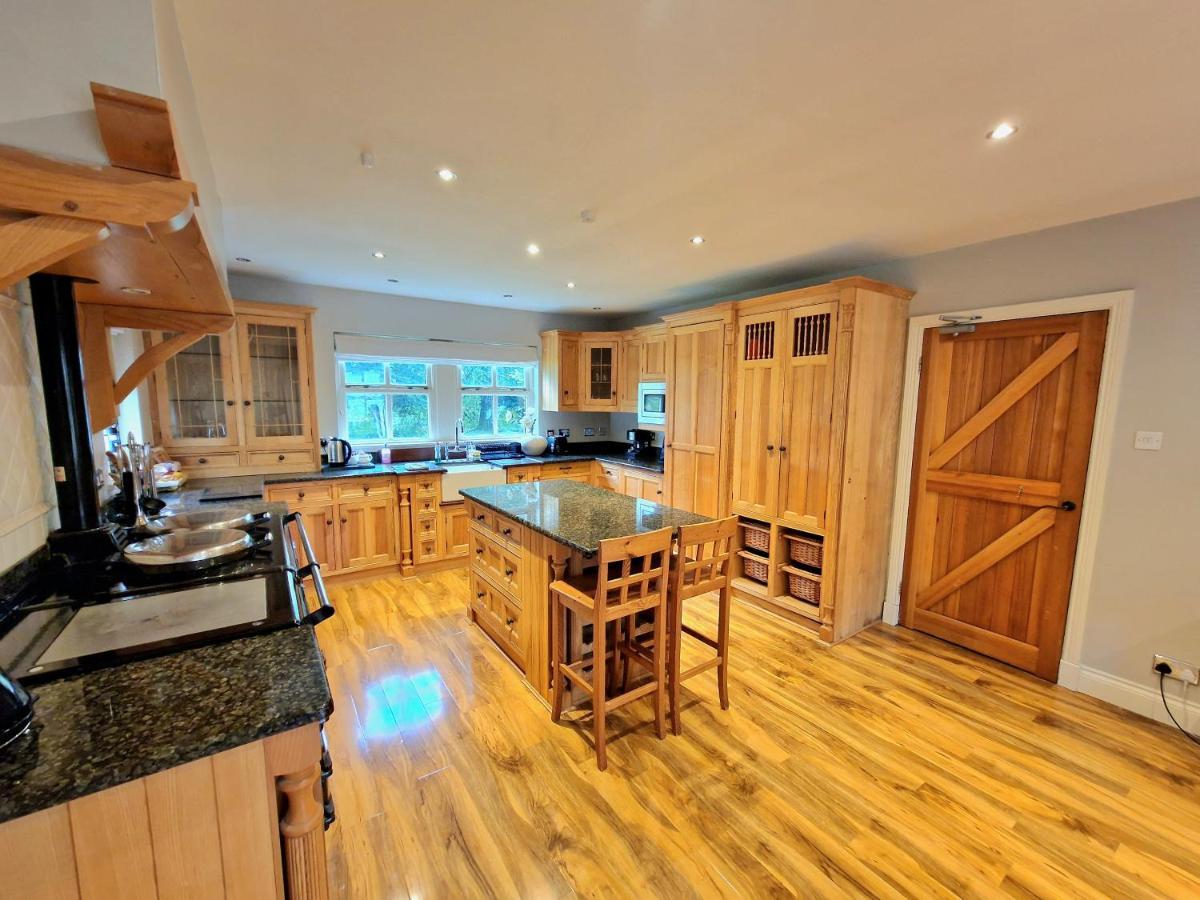 Colleton At Lovelady Shield- With Hot Tub Holiday home