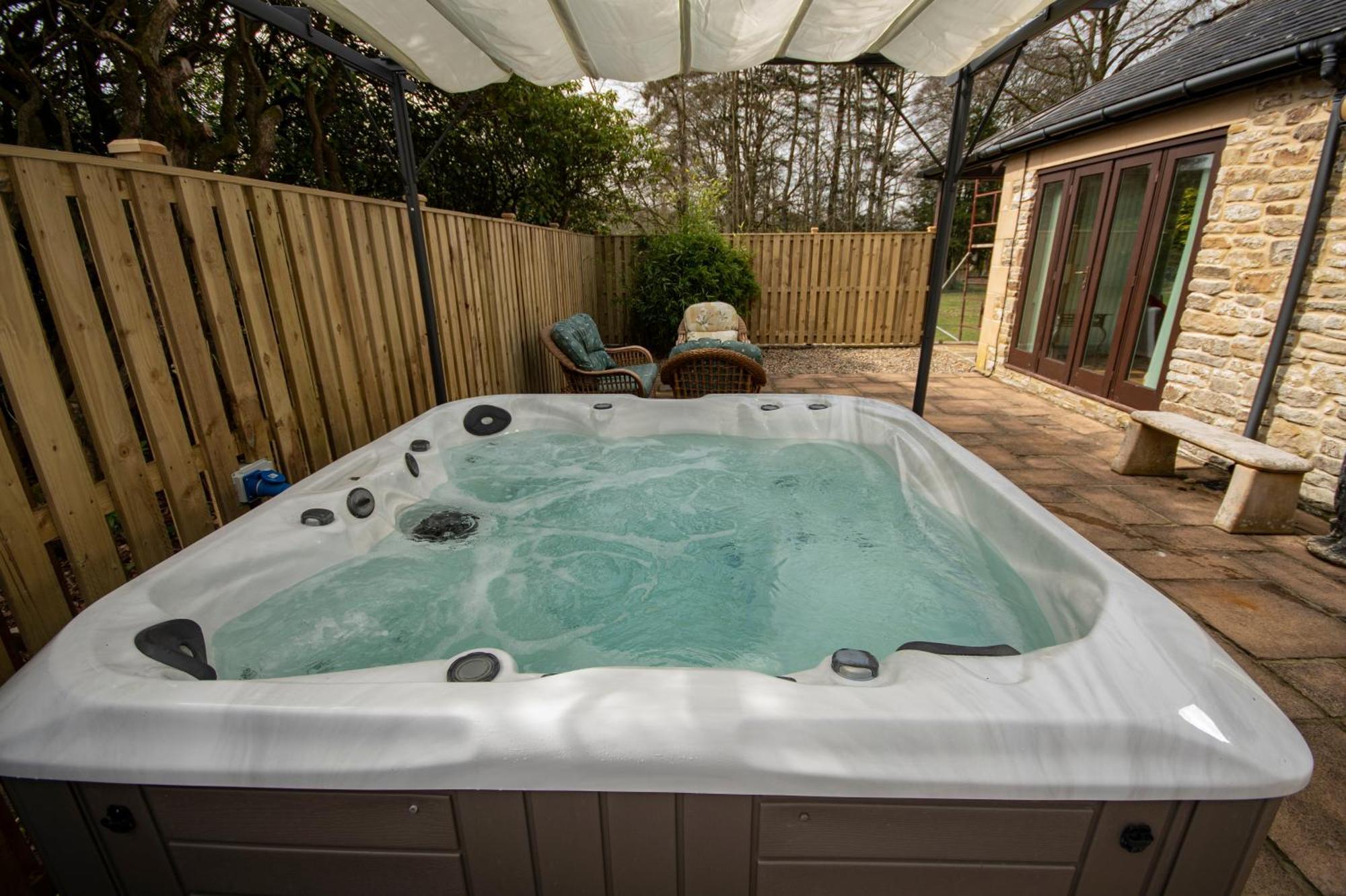 Colleton At Lovelady Shield- With Hot Tub Holiday home